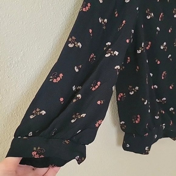 Madewell Black Flower Toss Wrap Blouse - Size Small - Picture 5 of 8